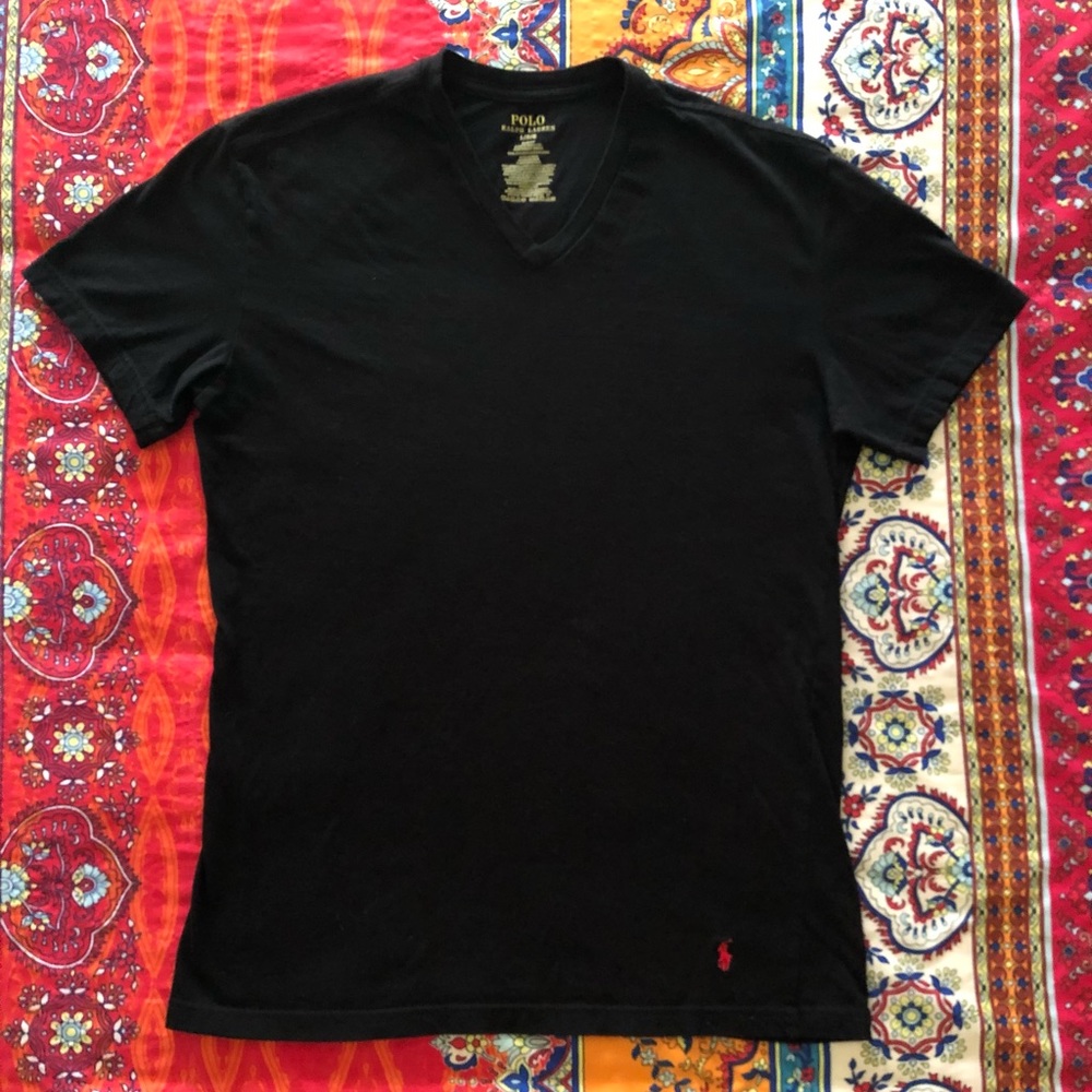 POLO RALPH LAUREN MEN’s S/S V-NECK SHIRT. SLIM FIT. BLACK WITH RED HORSEMAN.EUC#